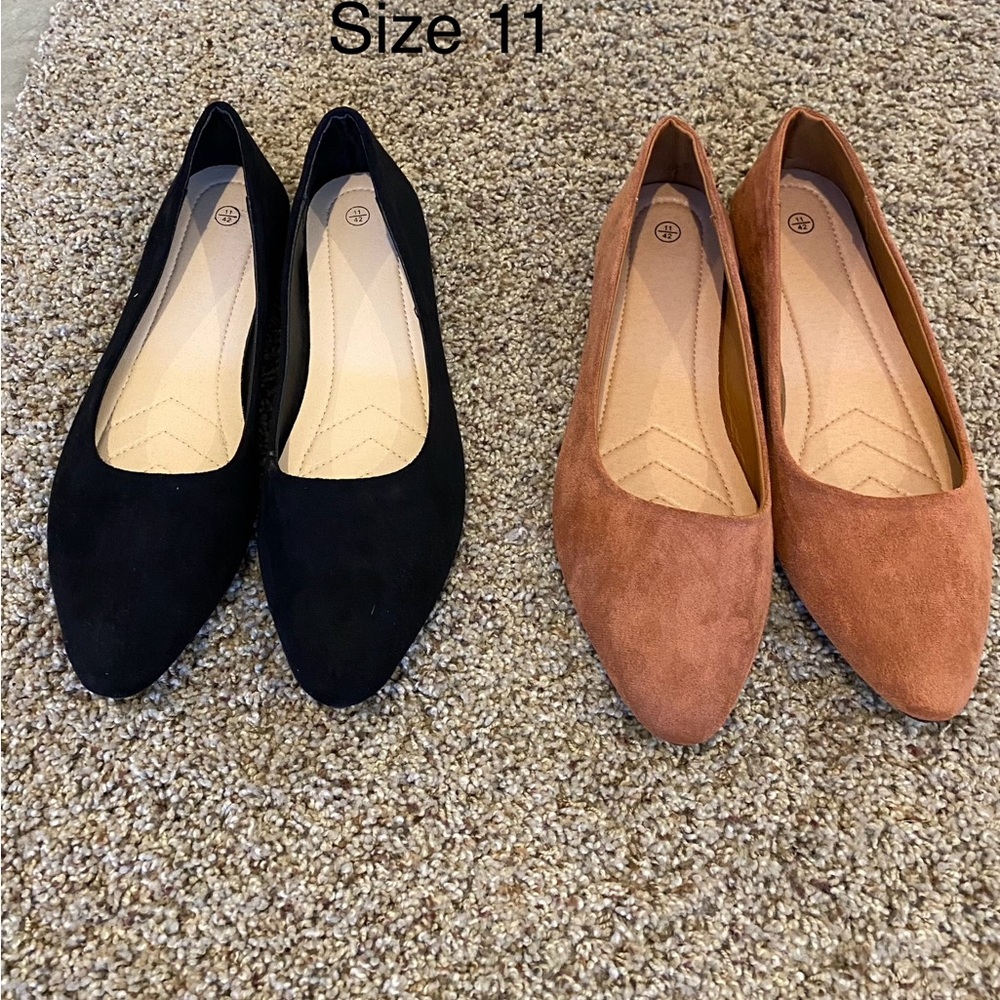 Women's Black and Tan Flats